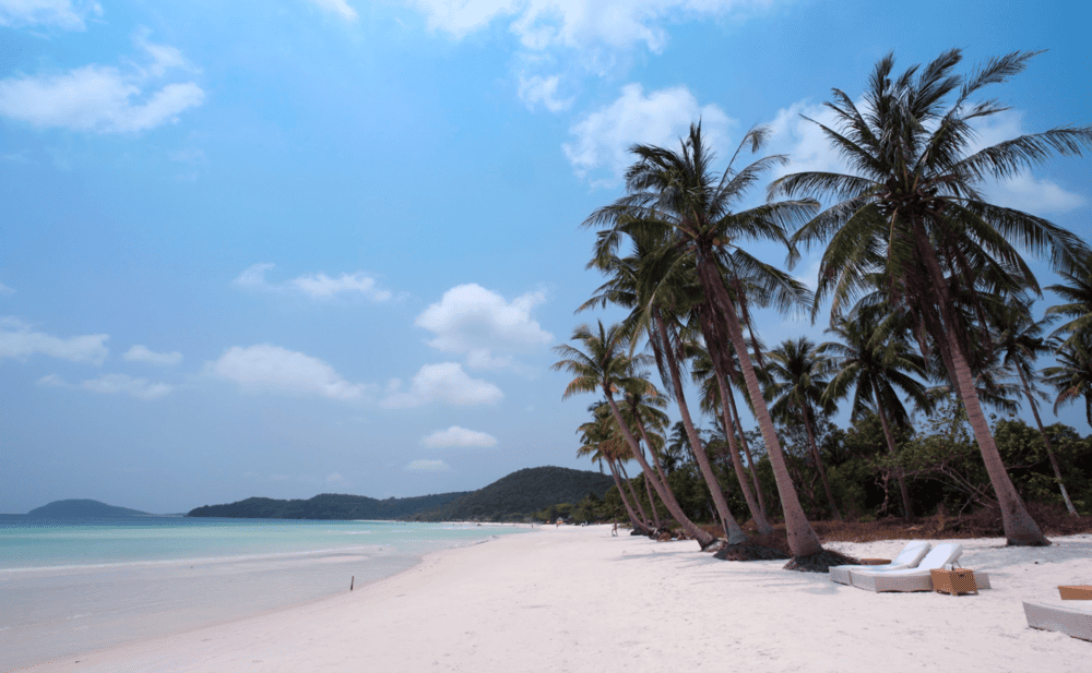 Located quite far from the center of Phu Quoc, Sao Beach remains largely untouched and unspoiled
